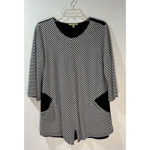 Trish Tyler women’s 3/4 sleeve black white stripe w/pockets top size L. #30-1083
